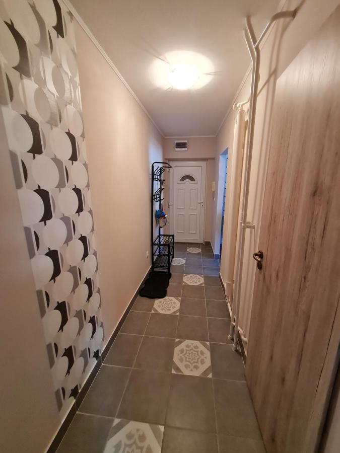 Tatabánya Újvárosi lakás Esterno foto